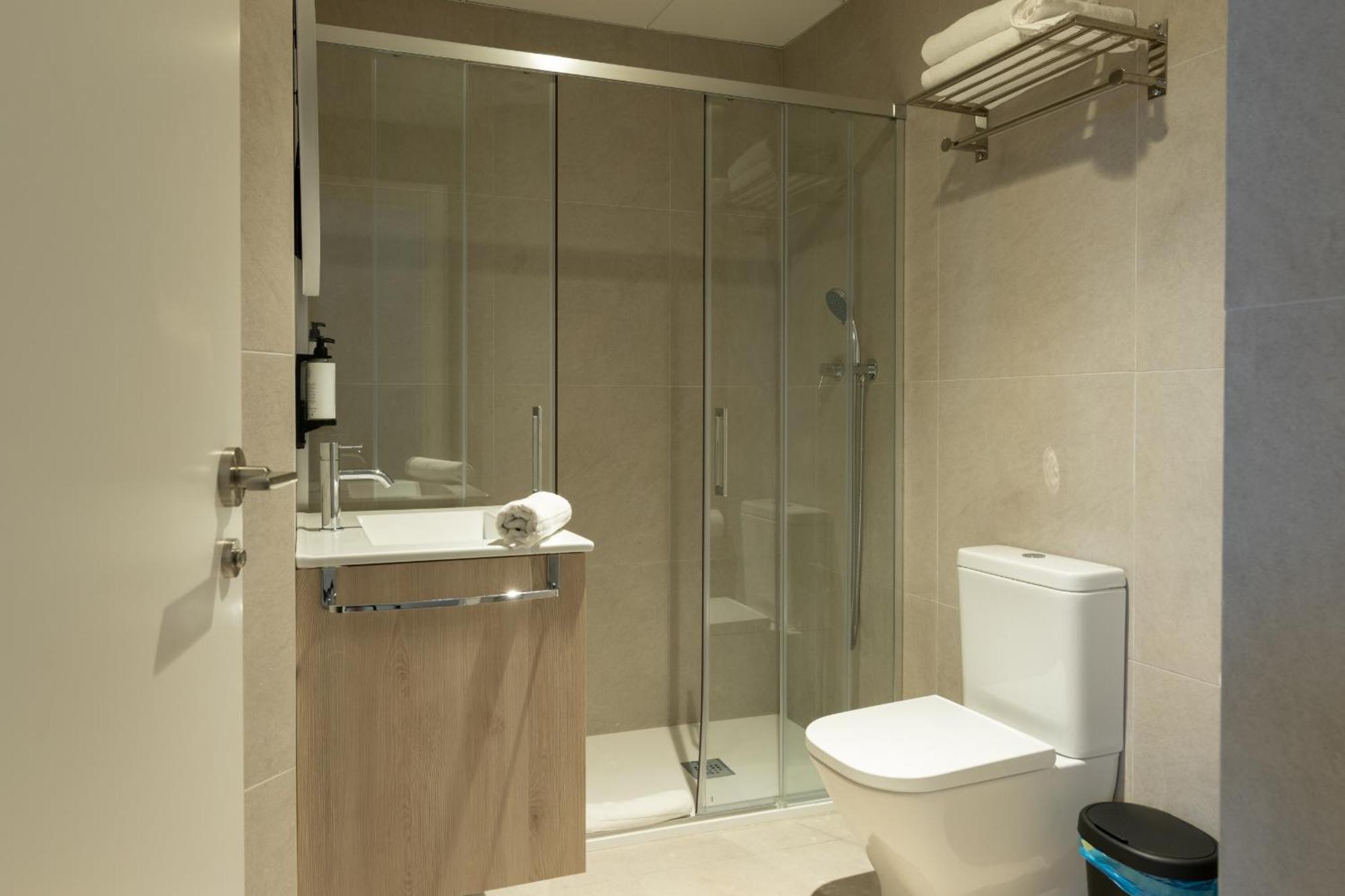 Arena Basic Aparthotel Valenza Esterno foto